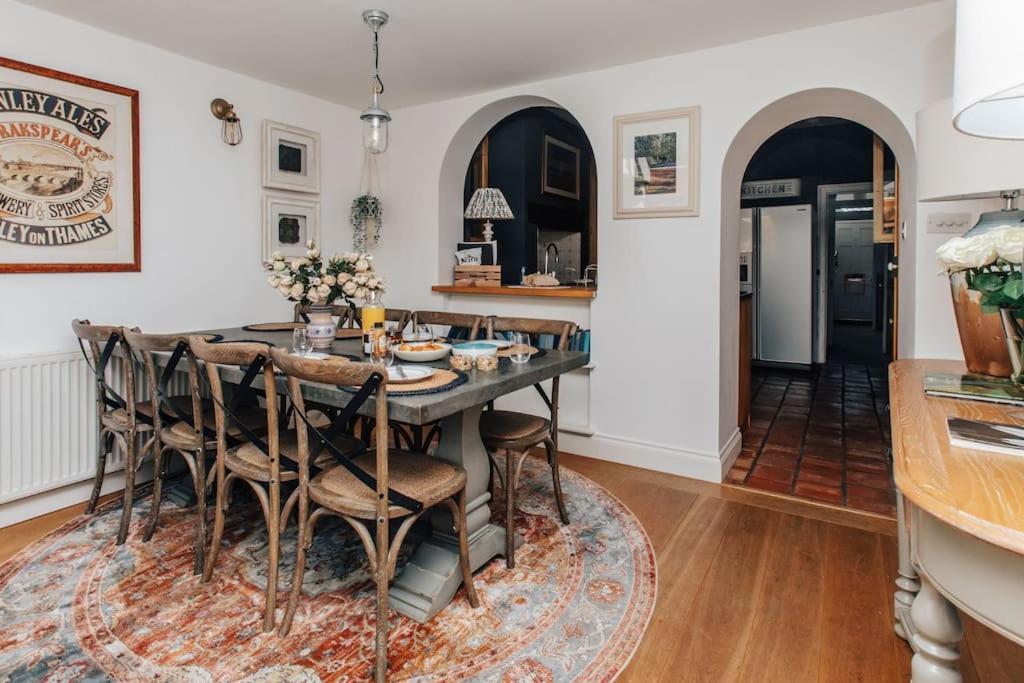 Dolls House - Luxury Townhouse *Sleeps 10* Villa Henley-on-Thames Eksteriør bilde