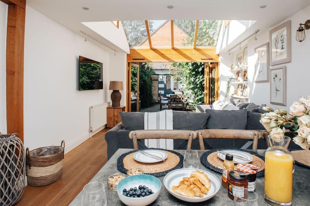Dolls House - Luxury Townhouse *Sleeps 10* Villa Henley-on-Thames Eksteriør bilde