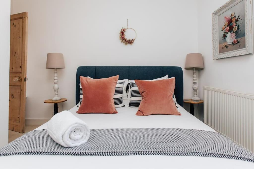 Dolls House - Luxury Townhouse *Sleeps 10* Villa Henley-on-Thames Eksteriør bilde
