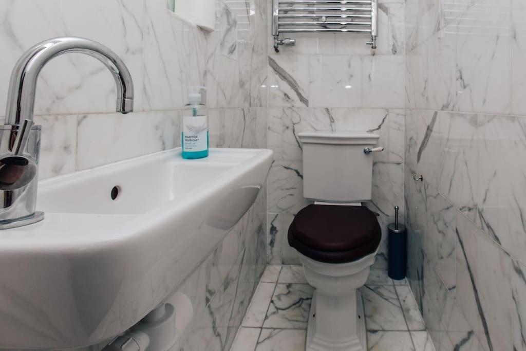 Dolls House - Luxury Townhouse *Sleeps 10* Villa Henley-on-Thames Eksteriør bilde